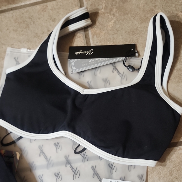 YoungLA Elevate Flare Set - Picture 2 of 5